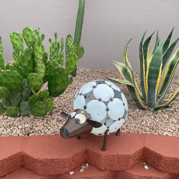 Metal Circular Sheep Yard Art Garden Decor
